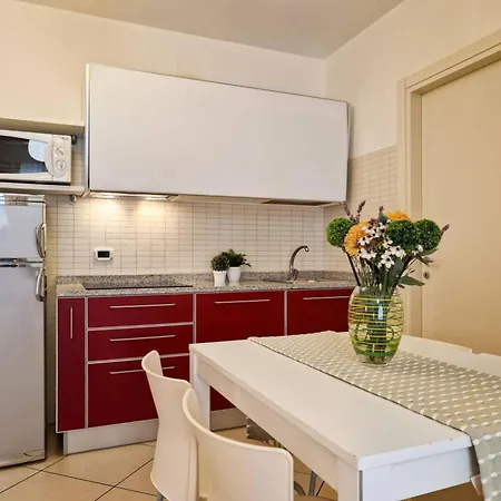 Sweet Seaside With Pool Apartman Bibione