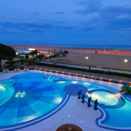 公寓 Sweet Seaside With Pool