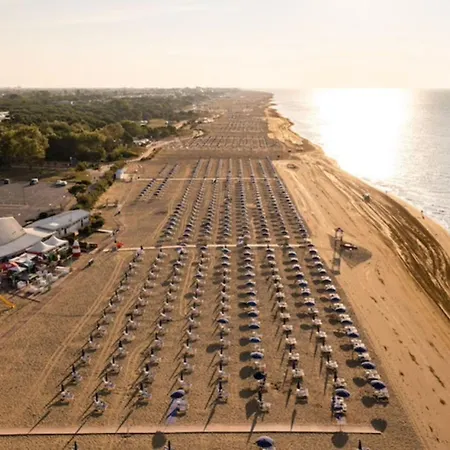 Sweet Seaside With Pool Bibione